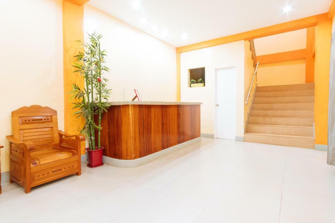 Отель Reddoorz Premium @ Gabinete Road Palawan Пуэрто-Принцеса Экстерьер фото