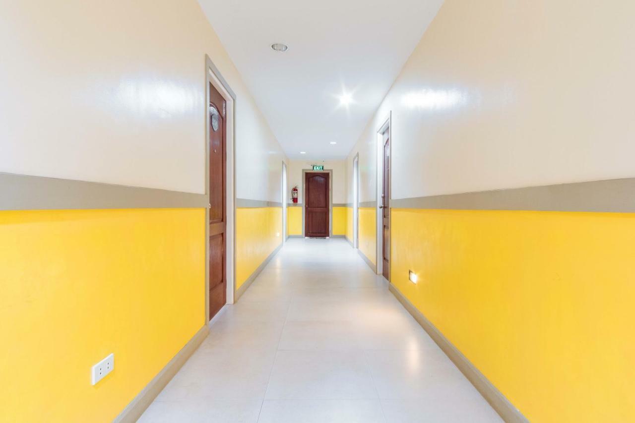 Отель Reddoorz Premium @ Gabinete Road Palawan Пуэрто-Принцеса Экстерьер фото