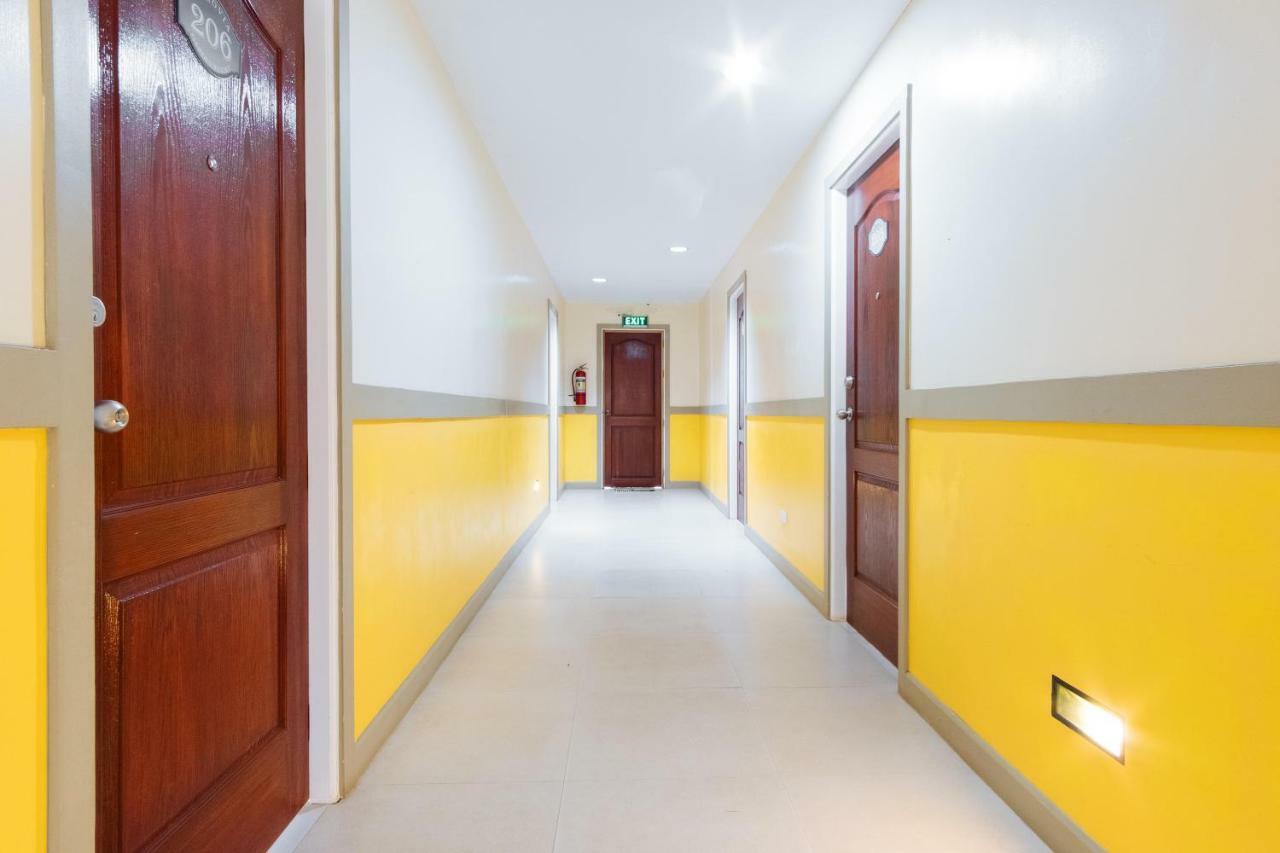 Отель Reddoorz Premium @ Gabinete Road Palawan Пуэрто-Принцеса Экстерьер фото