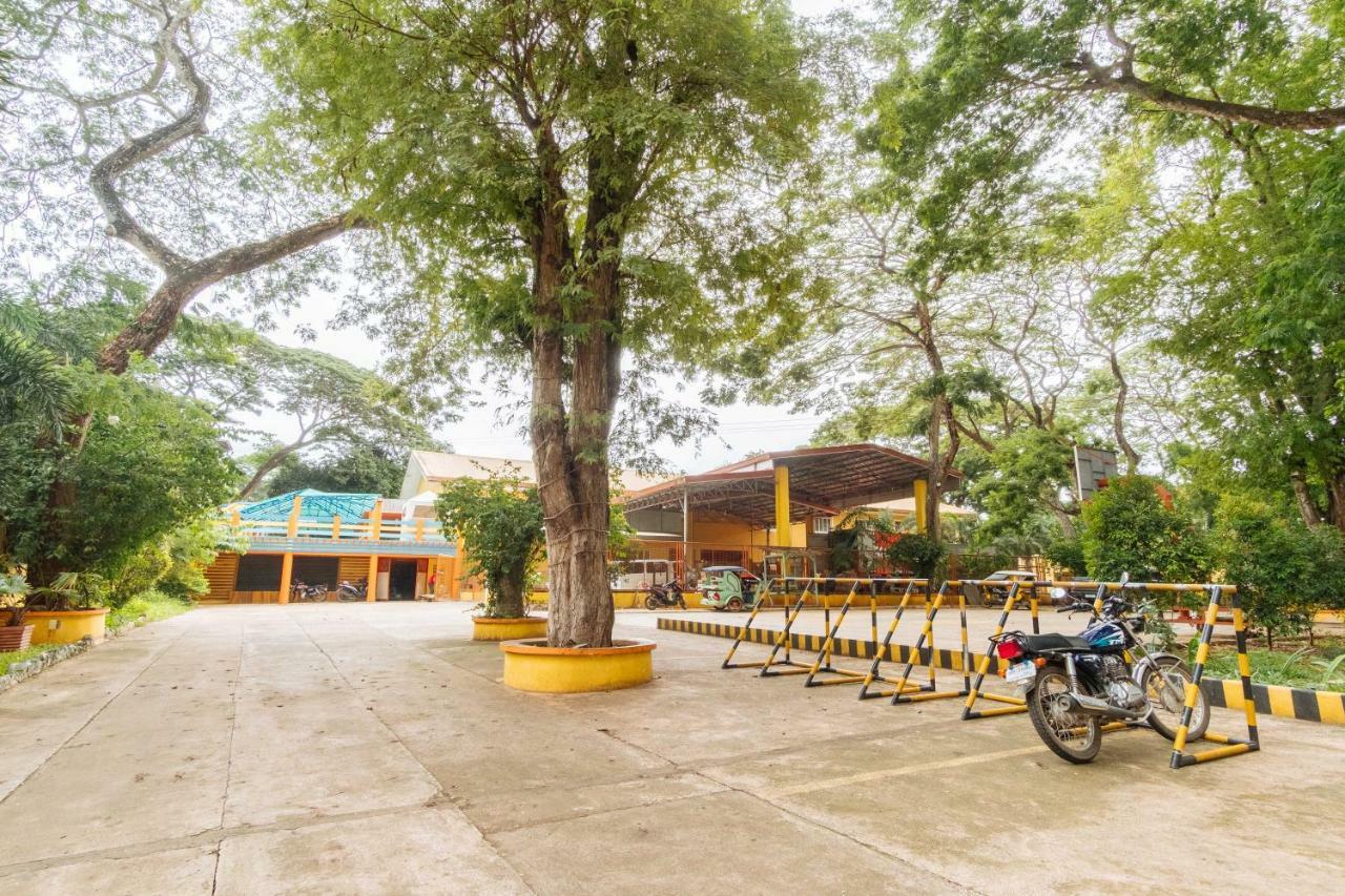 Отель Reddoorz Premium @ Gabinete Road Palawan Пуэрто-Принцеса Экстерьер фото