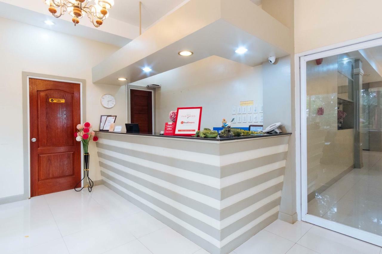 Отель Reddoorz Premium @ Gabinete Road Palawan Пуэрто-Принцеса Экстерьер фото