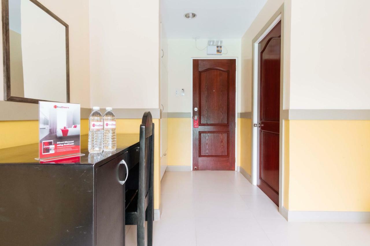 Отель Reddoorz Premium @ Gabinete Road Palawan Пуэрто-Принцеса Экстерьер фото