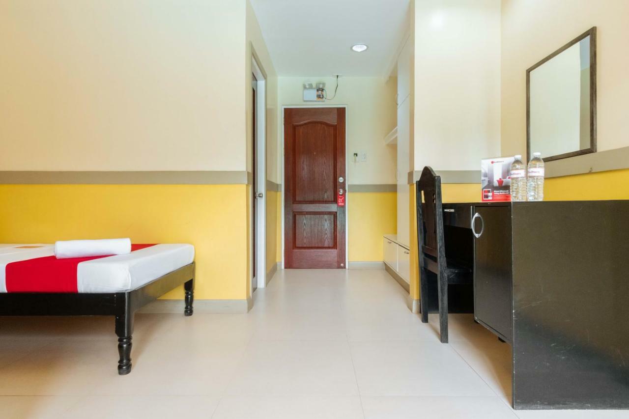 Отель Reddoorz Premium @ Gabinete Road Palawan Пуэрто-Принцеса Экстерьер фото