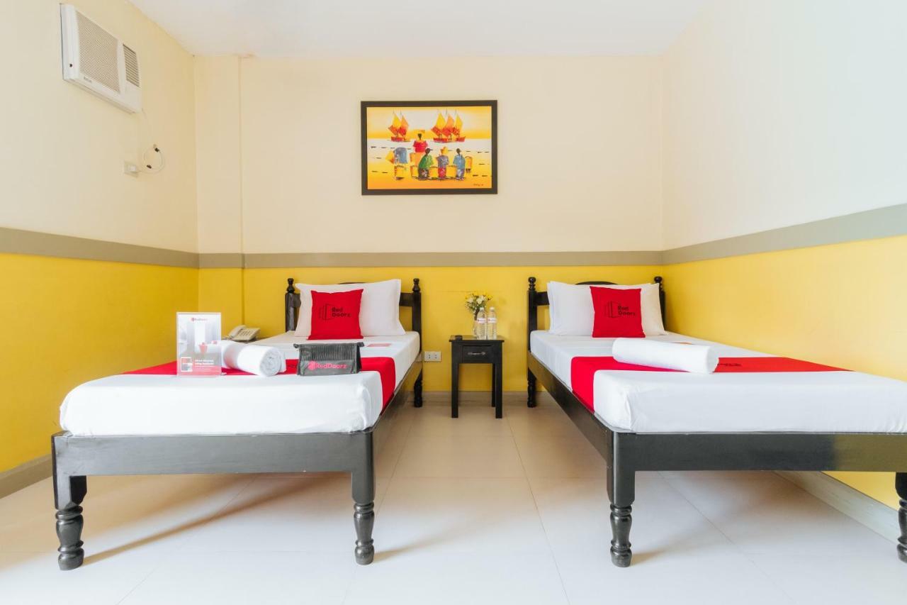 Отель Reddoorz Premium @ Gabinete Road Palawan Пуэрто-Принцеса Экстерьер фото