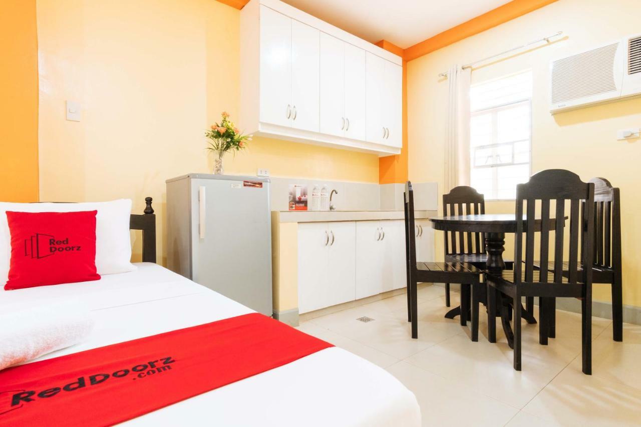 Отель Reddoorz Premium @ Gabinete Road Palawan Пуэрто-Принцеса Экстерьер фото