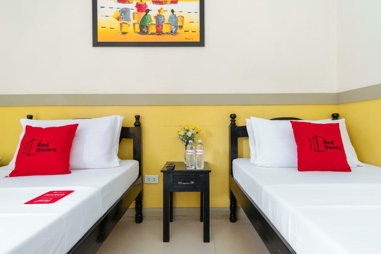 Отель Reddoorz Premium @ Gabinete Road Palawan Пуэрто-Принцеса Экстерьер фото