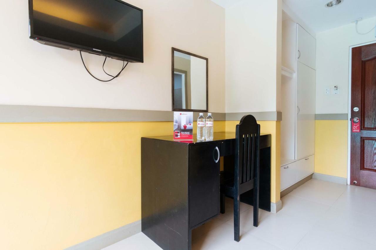 Отель Reddoorz Premium @ Gabinete Road Palawan Пуэрто-Принцеса Экстерьер фото