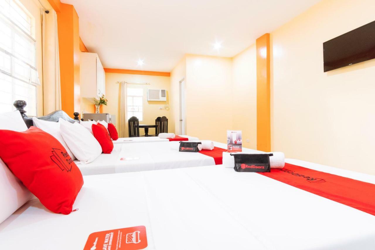 Отель Reddoorz Premium @ Gabinete Road Palawan Пуэрто-Принцеса Экстерьер фото