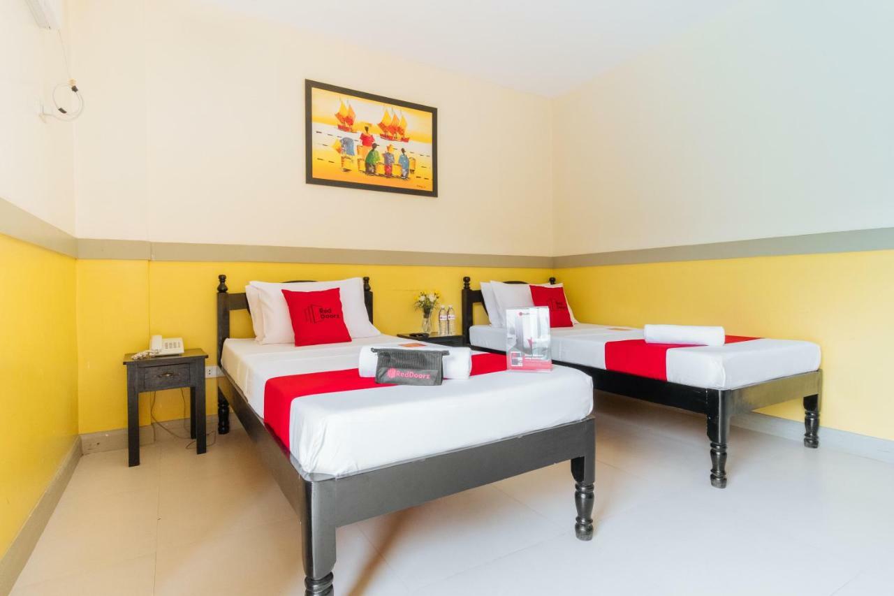 Отель Reddoorz Premium @ Gabinete Road Palawan Пуэрто-Принцеса Экстерьер фото